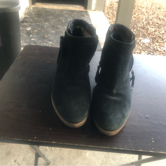 Aquatalia Women’s boots black suede Made In Italy Ankle Booties Boots Size 7.5US - Picture 3 of 12